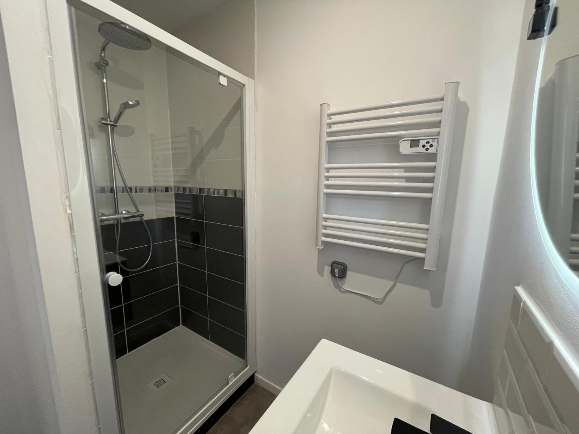 Les 3 Suites - 6 Personnes - 3 Chambres Avec Sdb Privatives Lens Dış mekan fotoğraf